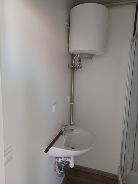 BUNGALOW CON INSTALACIONES SANITARIAS (50m2) - Imagen 25